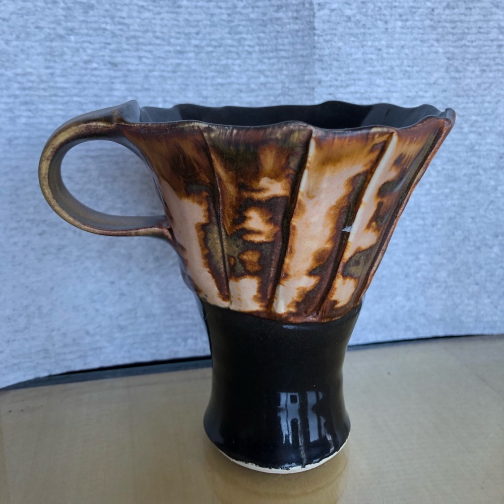 Vintage Handmade Pottery Mug - Picture 4 of 10